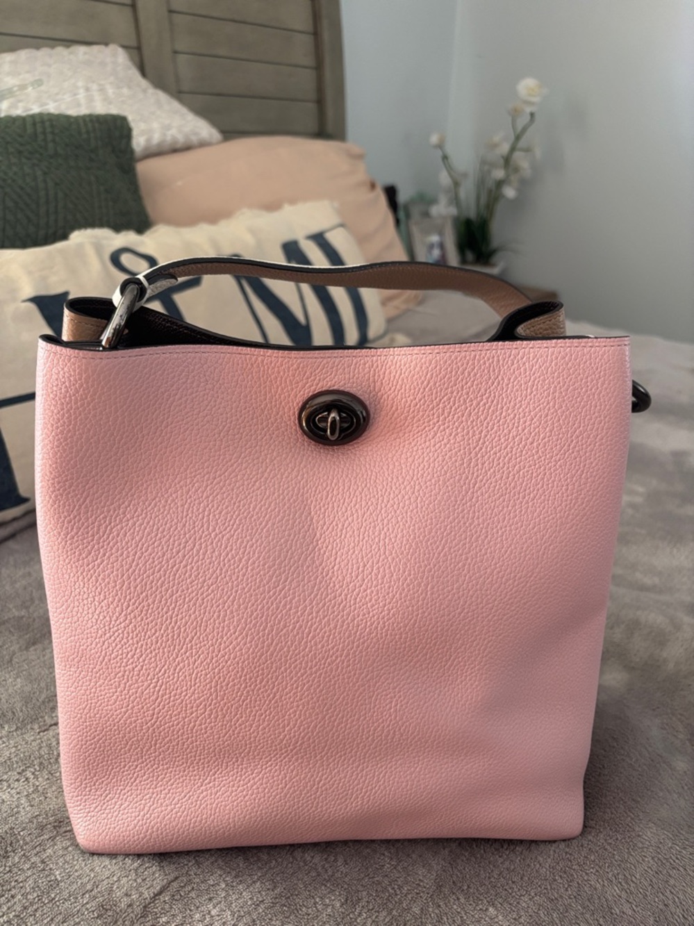 Women's Pink Leather Shoulder Bag - Structured Tote - Picture 2 of 16